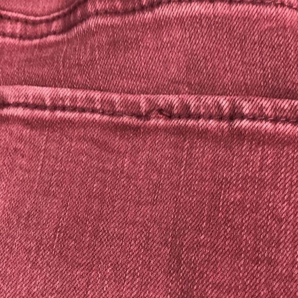 REFUGE Distressed Burgundy Maroon Skinny Jeans Womens Sz 8 Ripped Stretch Denim - Picture 12 of 13